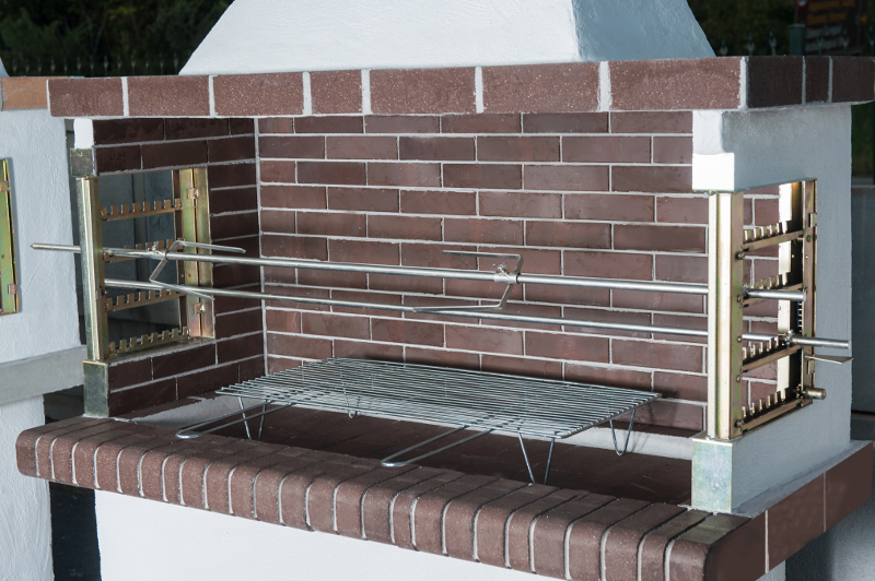 Code 0102 - Gemauerter Grill – Gartengrill mit braunem Feuerstein